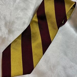 Christopher Hayes 100% Silk Men's Burgundy yellow striped tie Made in the USA